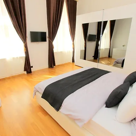 Luxury Apartments Krocinova Prague Exterior photo