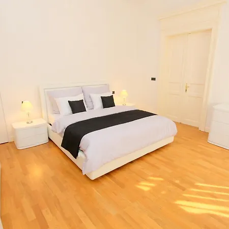 Luxury Apartments Krocinova Prague Exterior photo